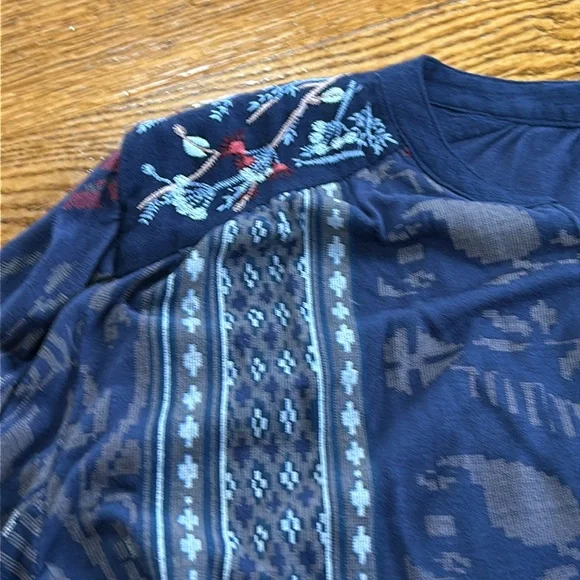 Lucky Brand mixed print boho top. Embroidery on sleeves and shoulders. Small. - Picture 5 of 11
